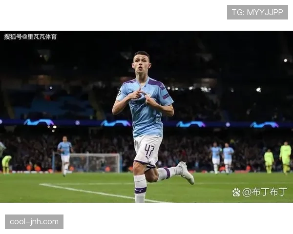 福登与帕尔默：中场位置竞争及战术适配差异分析