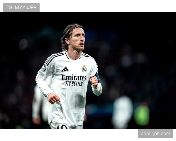 德布劳内与莫德里奇的金球竞争力对比：差距在哪